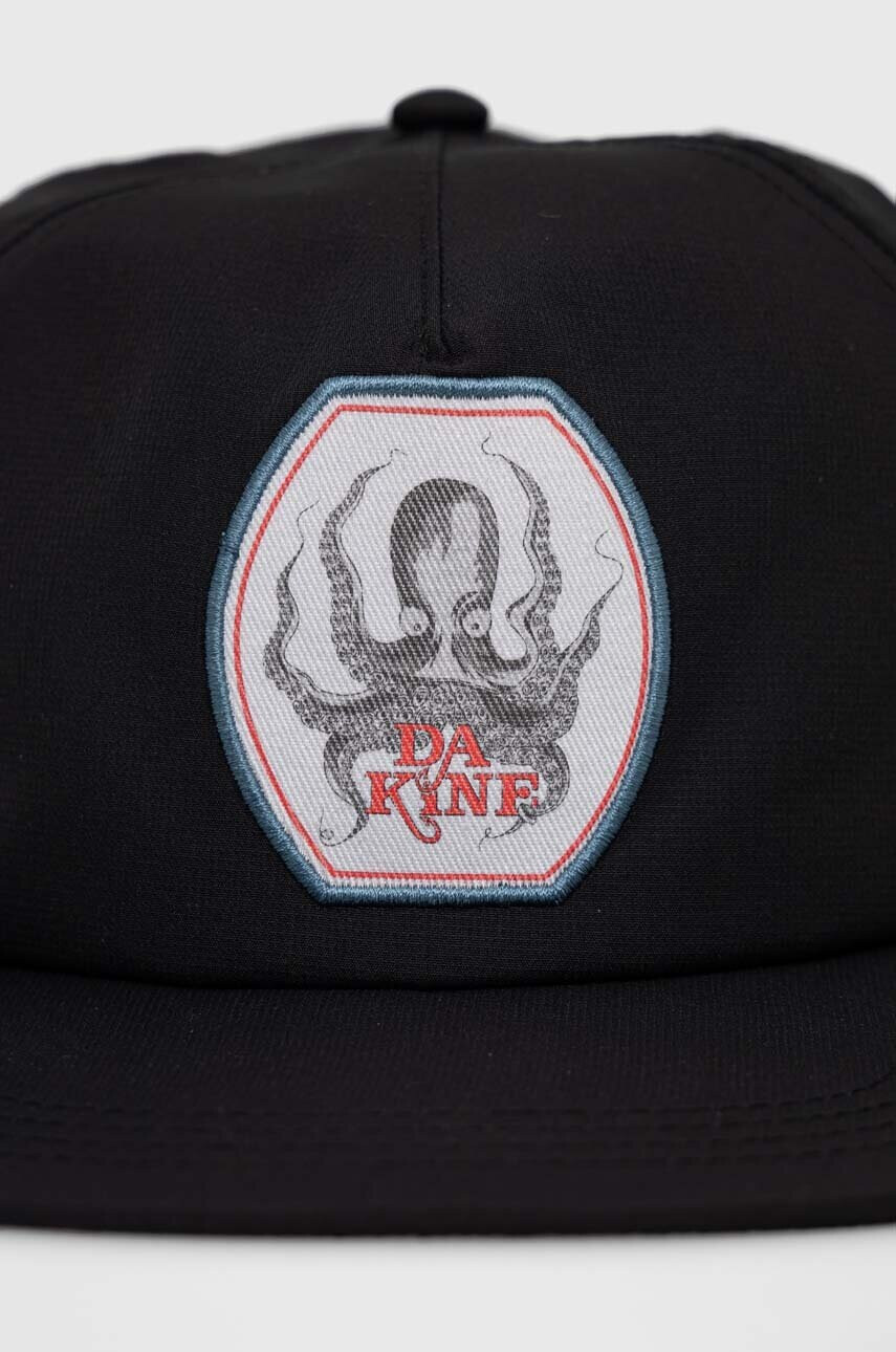 Dakine Шапка с козирка в черно с апликация - Pepit.bg