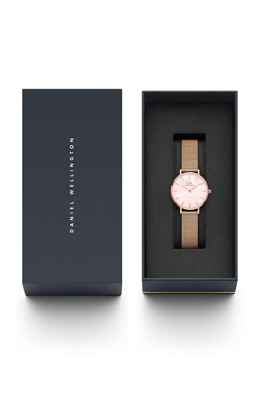Daniel Wellington Часовник Petite 28 дамски в розово - Pepit.bg