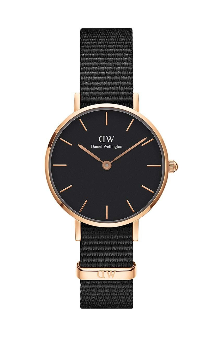 Daniel Wellington Часовник Petite 28 Cornwall дамски в розово - Pepit.bg