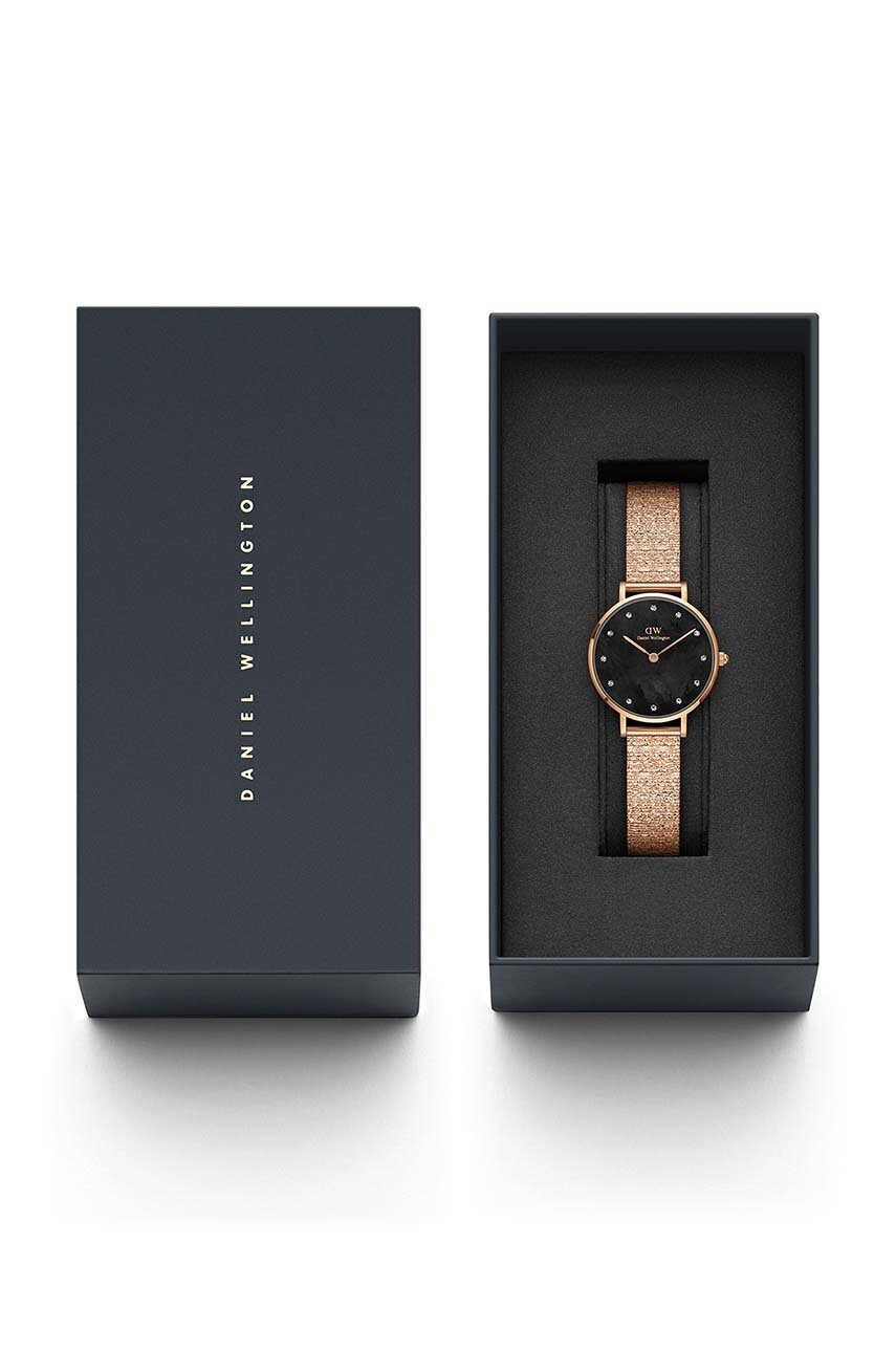 Daniel Wellington Часовник Petite 28 Lumine дамски в розово - Pepit.bg