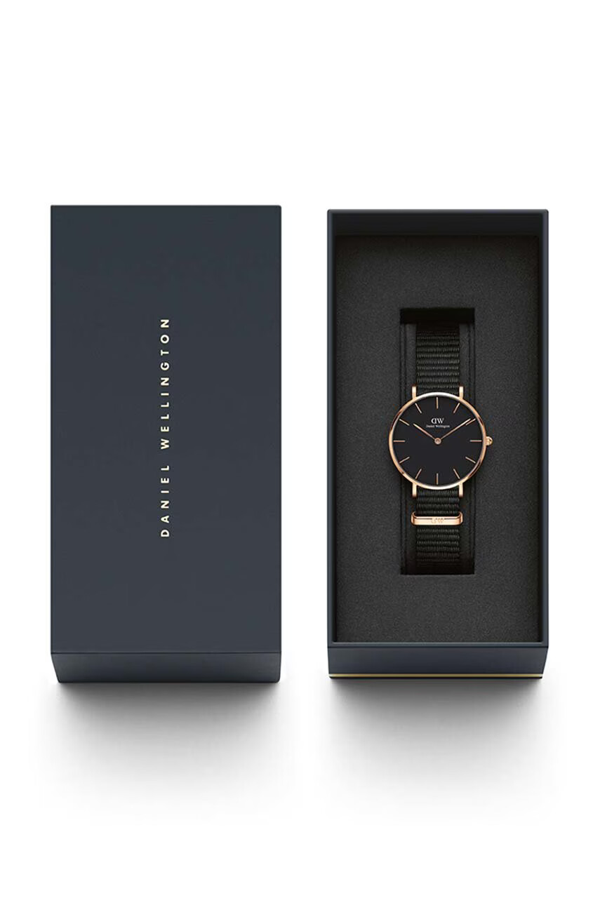 Daniel Wellington Часовник Petite 32 Cornwall дамски в розово - Pepit.bg