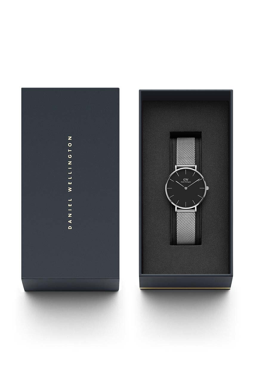 Daniel Wellington Часовник Petite 32 Sterling дамски в сребристо - Pepit.bg