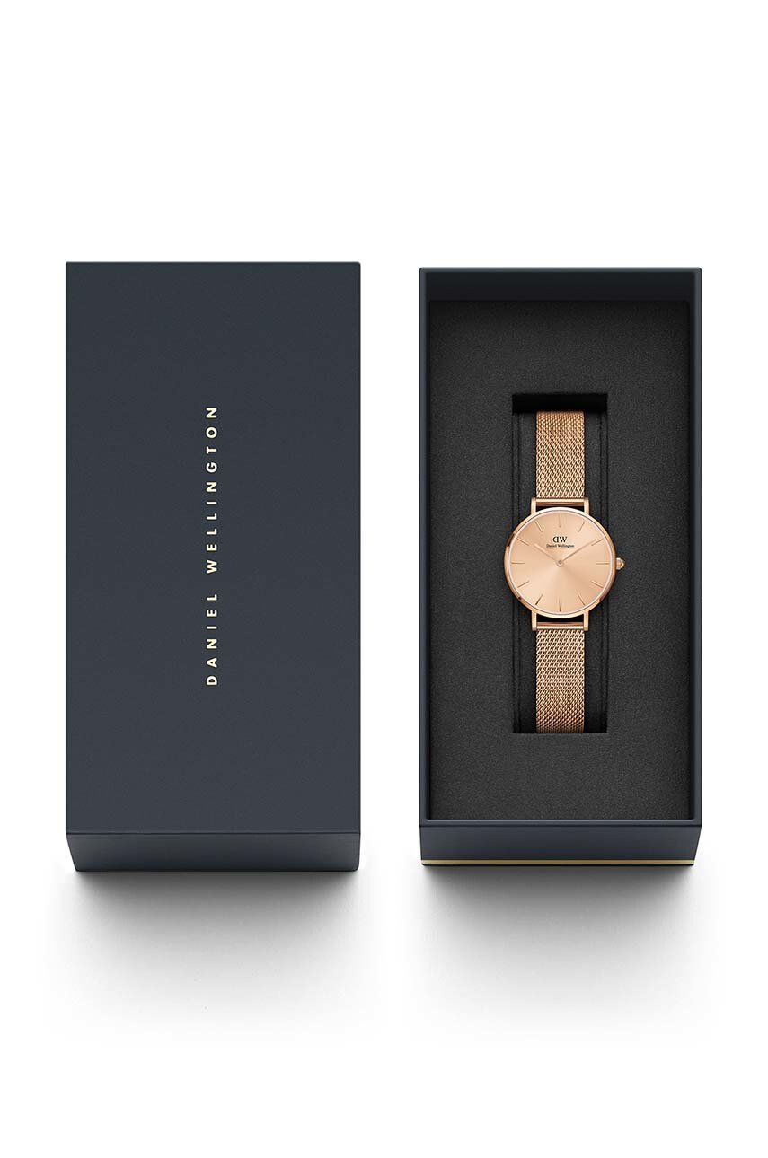 Daniel Wellington Часовник Petite Unitone 28 дамски в розово - Pepit.bg