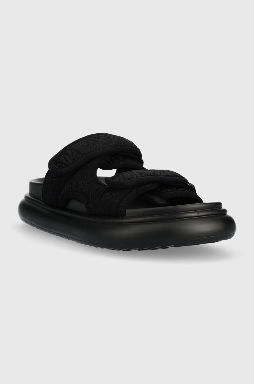 Desigual Чехли в черно с платформа 23SSSA09.2000 - Pepit.bg