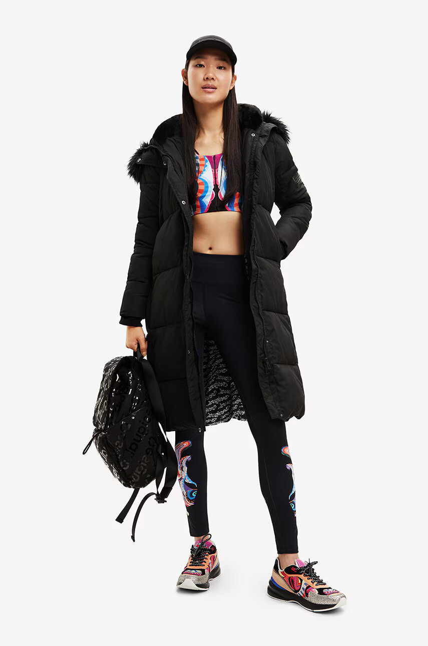 Desigual Яке в черно със зимна изолация - Pepit.bg