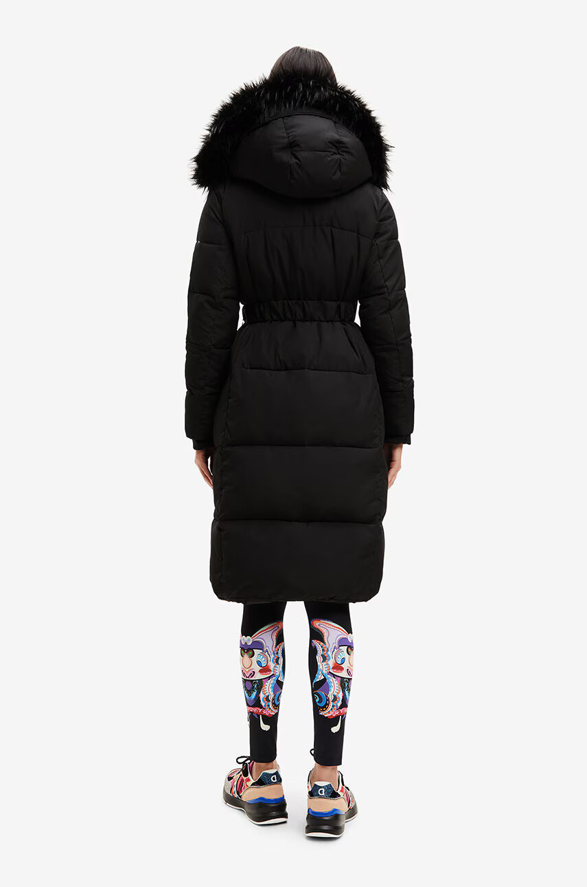 Desigual Яке в черно със зимна изолация - Pepit.bg