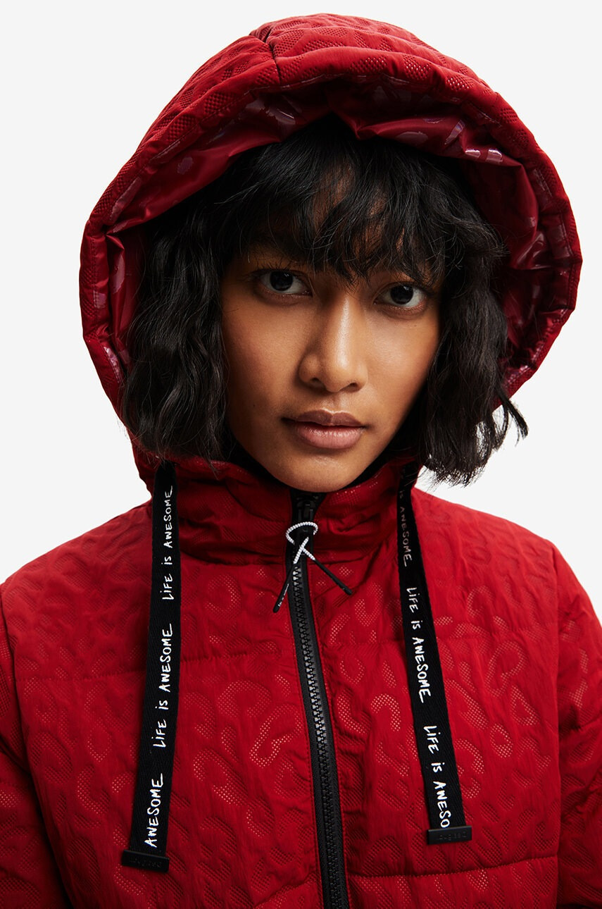 Desigual Яке в червено със зимна изолация - Pepit.bg