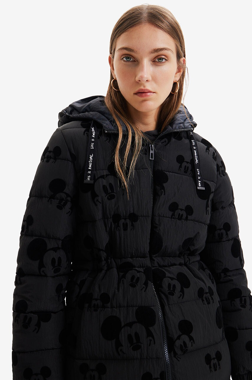 Desigual Яке в черно със зимна изолация - Pepit.bg