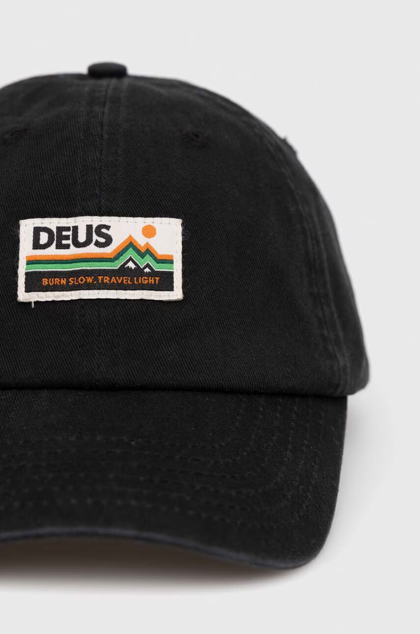 Deus Ex Machina Памучна шапка с козирка в черно с апликация - Pepit.bg