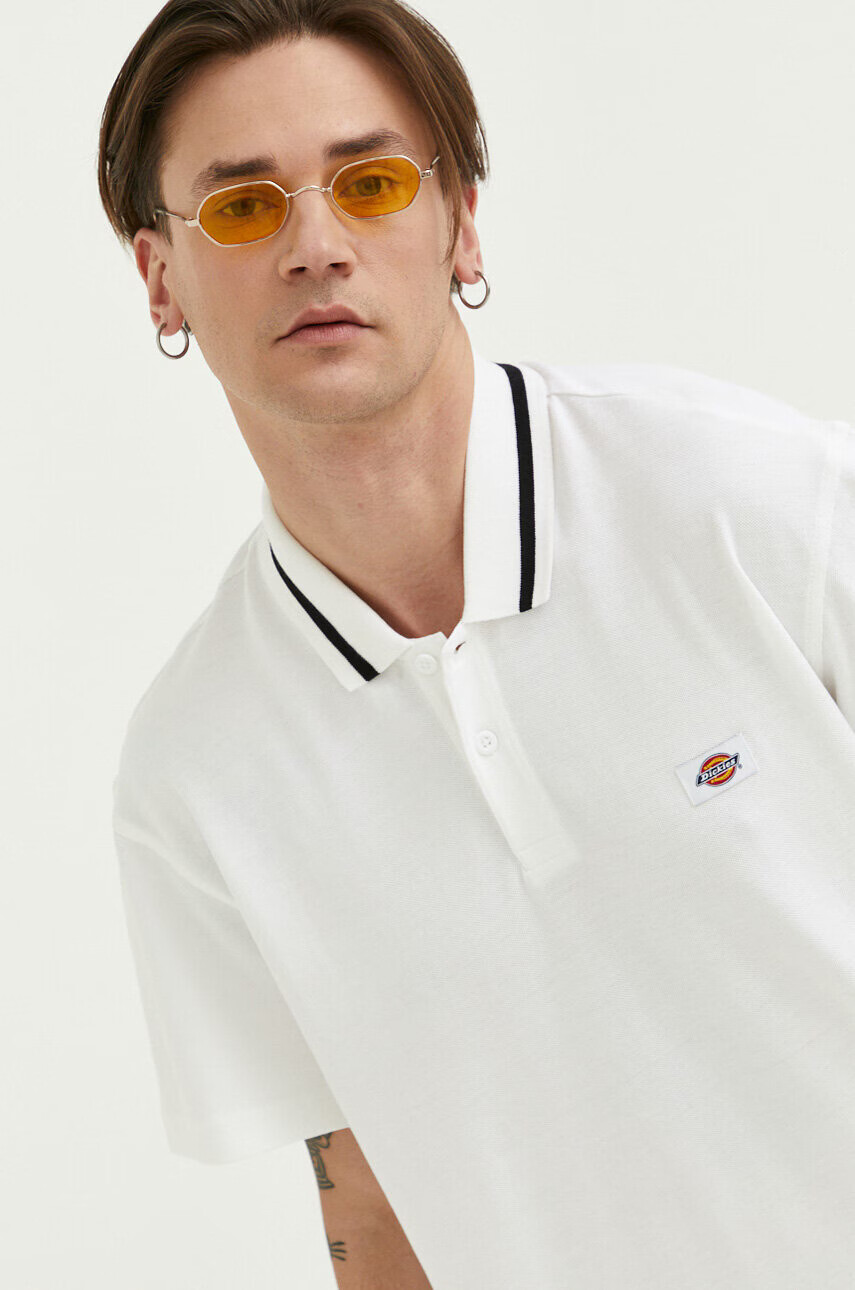 Dickies Памучна тениска с яка в бяло с апликация - Pepit.bg