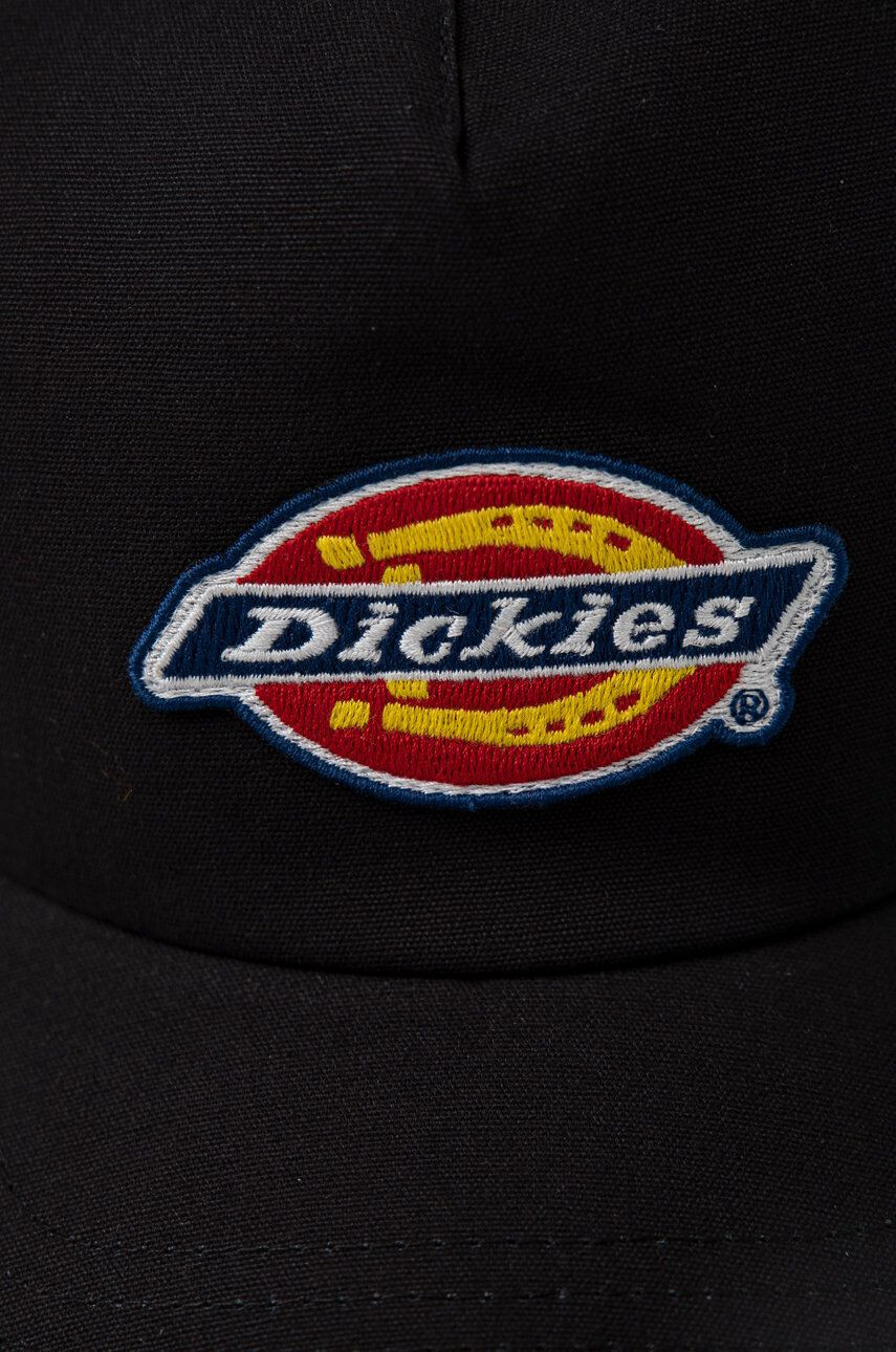 Dickies Шапка с козирка в черно с апликация - Pepit.bg