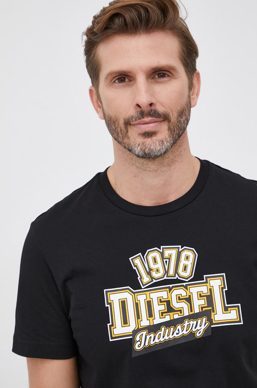 Diesel Памучна тениска в черно с принт - Pepit.bg