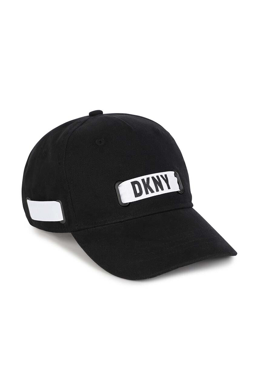 DKNY Детска памучна шапка в черно с апликация - Pepit.bg