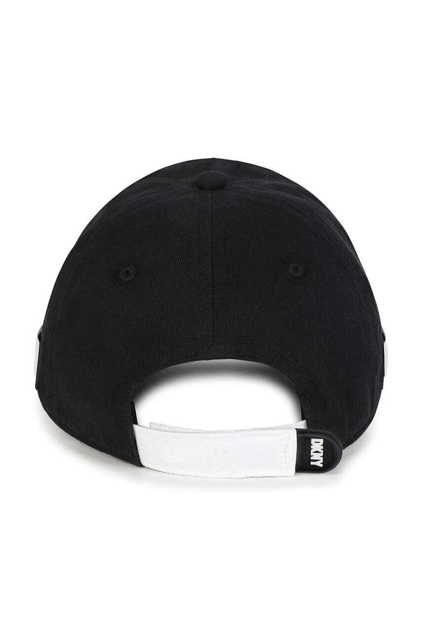 DKNY Детска памучна шапка в черно с апликация - Pepit.bg