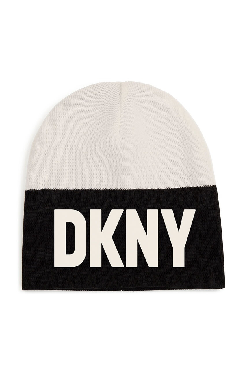DKNY Детска шапка в сребристо с принт - Pepit.bg