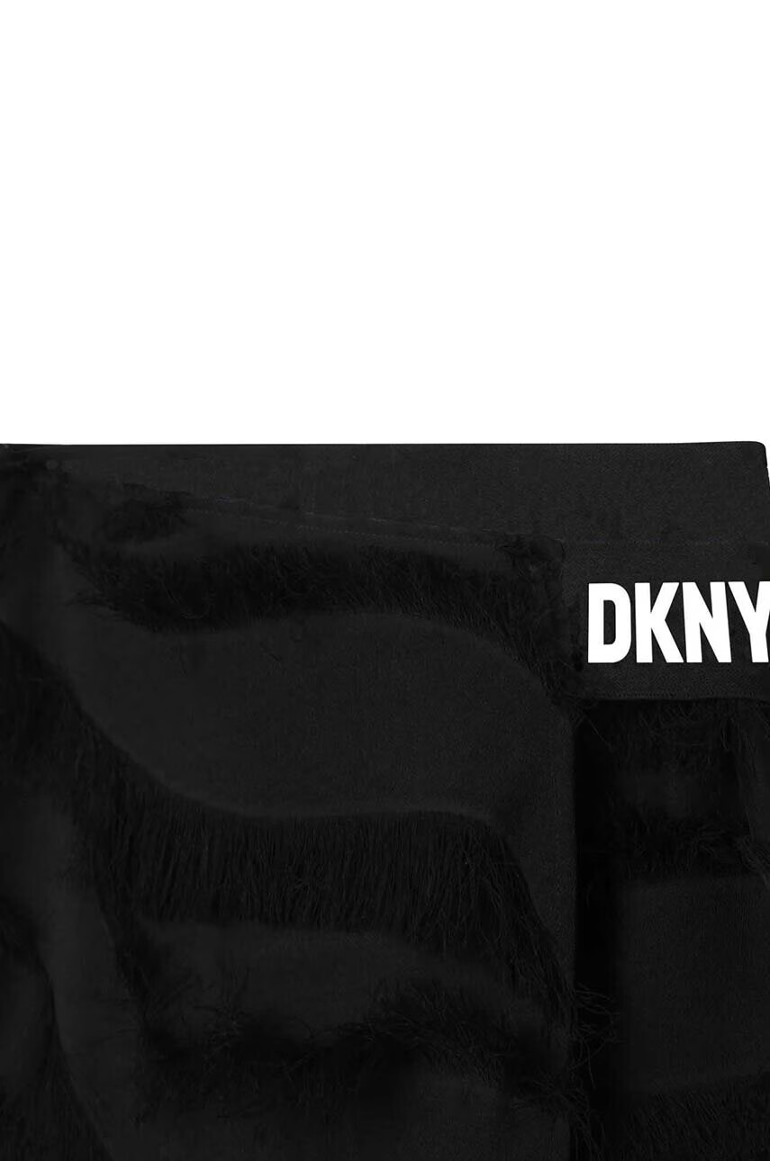 DKNY Детски къси панталони в черно с изчистен дизайн - Pepit.bg