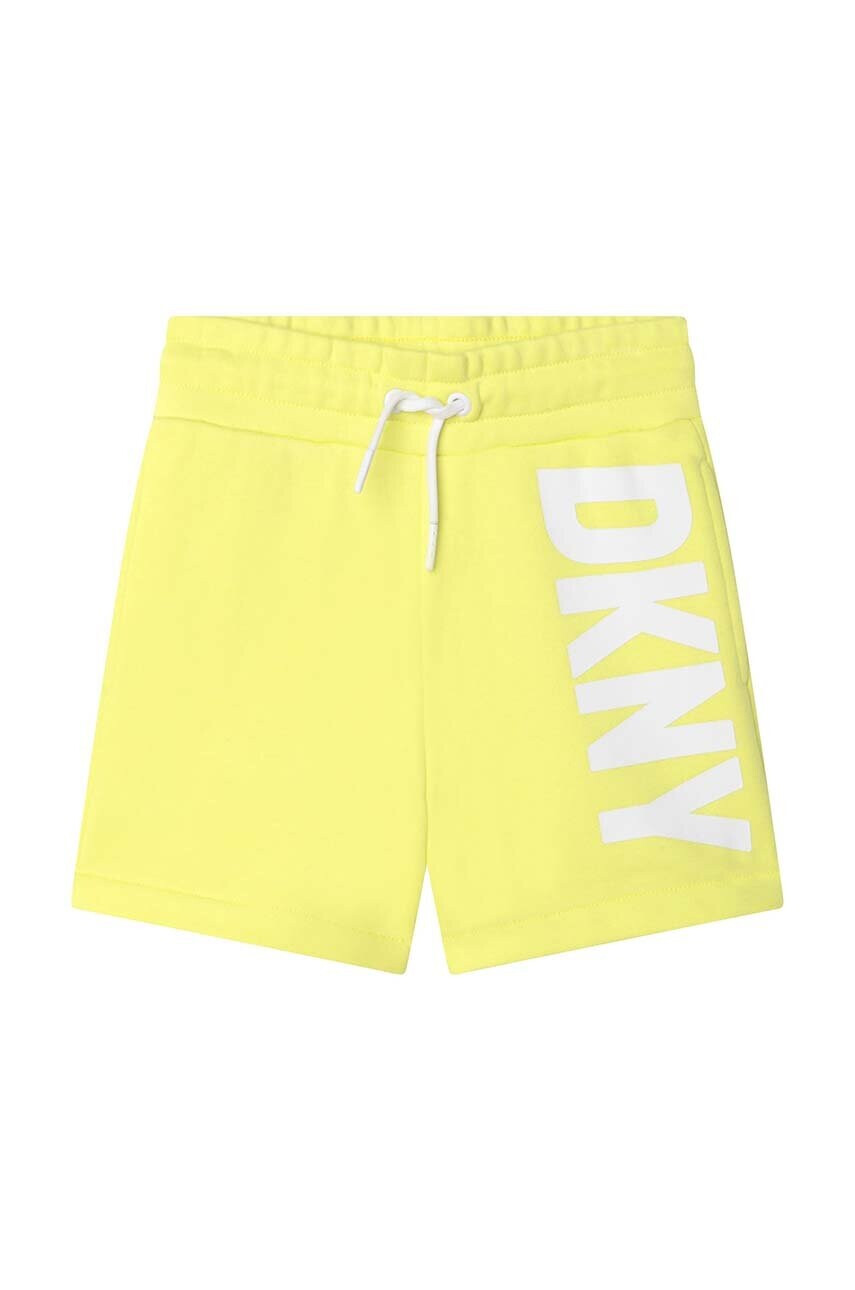 DKNY Детски къси панталони в жълто с принт - Pepit.bg