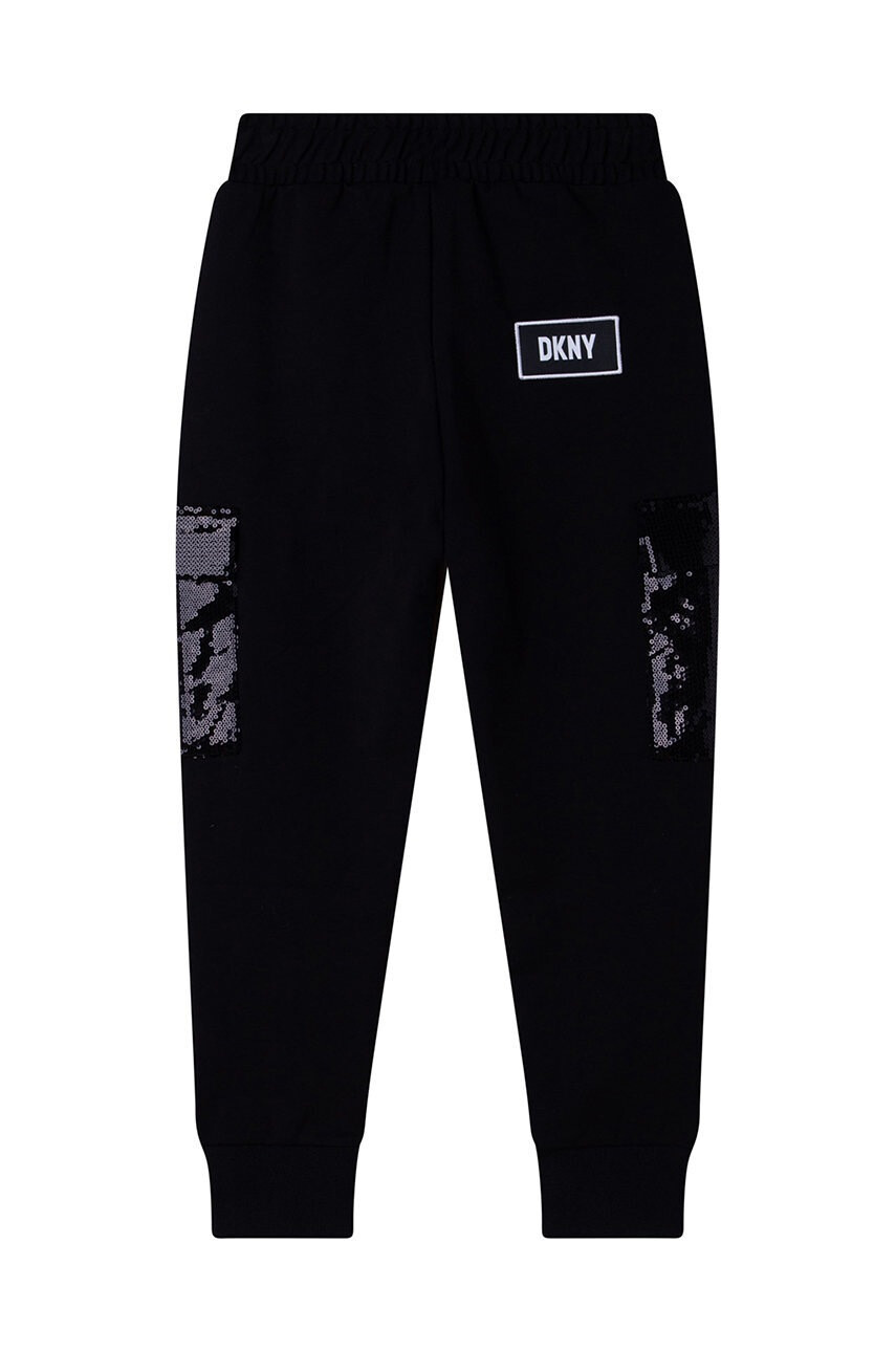 DKNY Детски спортен панталон в черно с апликация - Pepit.bg