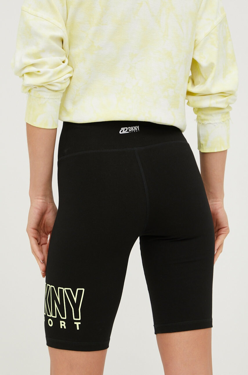 DKNY Къси панталони в черно с принт с висока талия - Pepit.bg