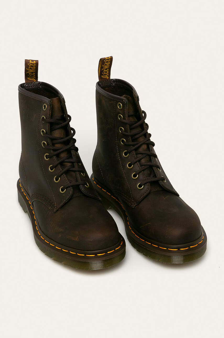 Dr. Martens Кожени кубинки 1460 в кафяво с равна подметка - Pepit.bg