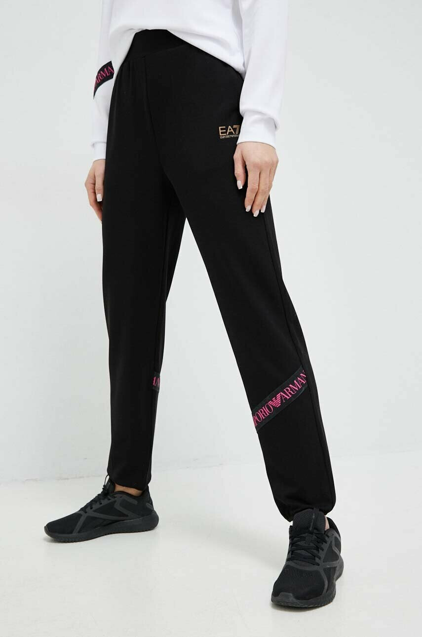 EA7 Emporio Armani Анцуг дамски в бяло - Pepit.bg
