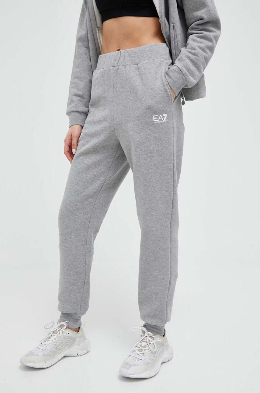 EA7 Emporio Armani Анцуг дамски в розово - Pepit.bg