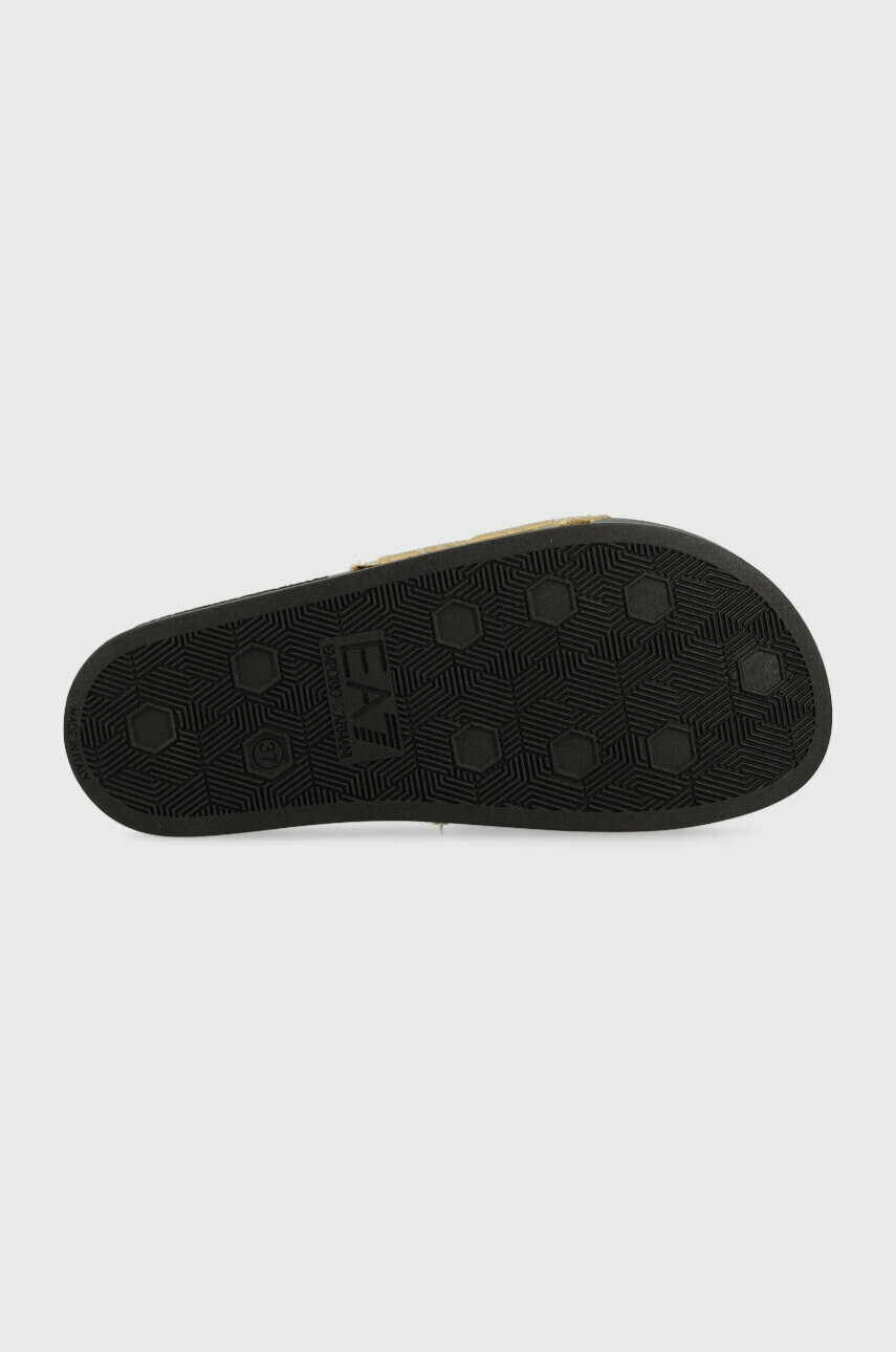 EA7 Emporio Armani Чехли XCP010 XK340 M700 в златисто - Pepit.bg