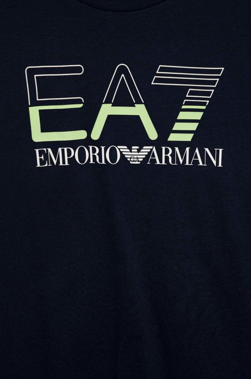 EA7 Emporio Armani Детска памучна тениска в тъмносиньо с принт - Pepit.bg