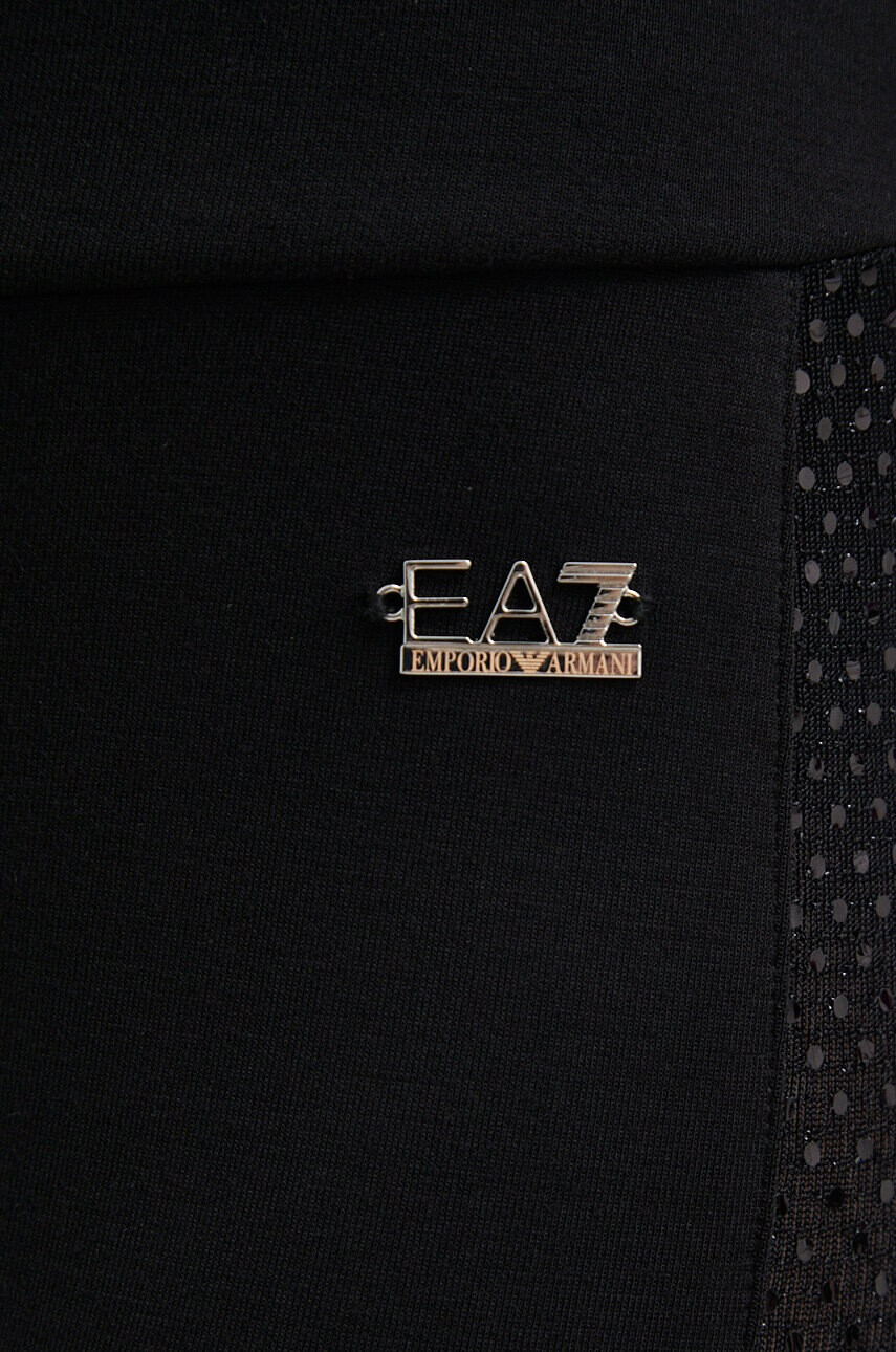 EA7 Emporio Armani Клин в черно с изчистен дизайн - Pepit.bg