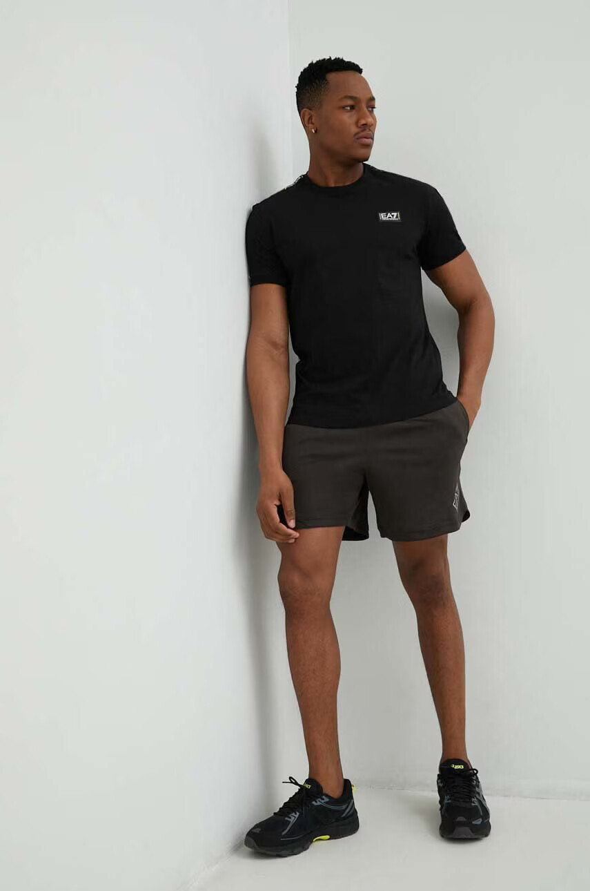 EA7 Emporio Armani Къс панталон в сиво - Pepit.bg