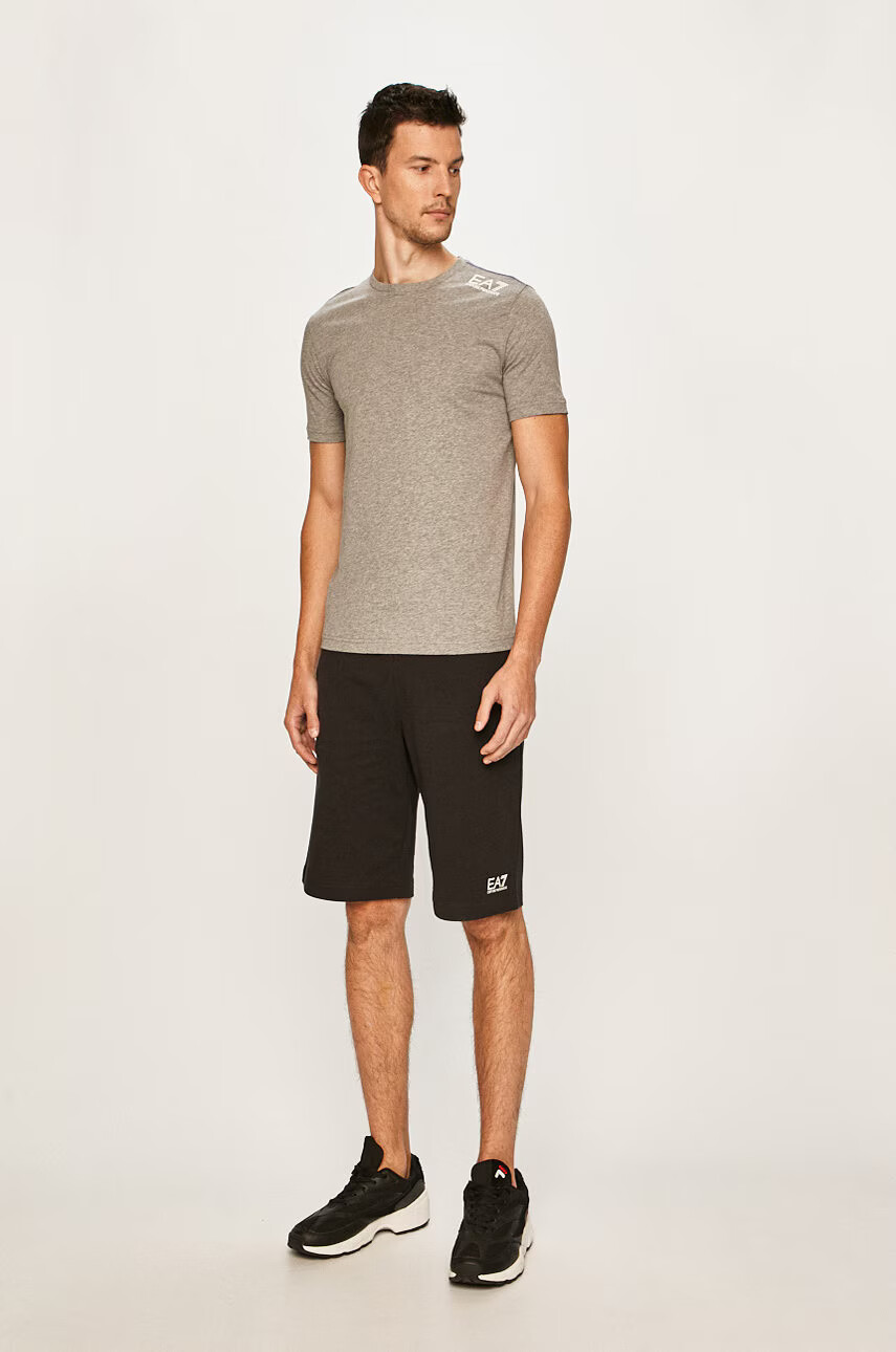 EA7 Emporio Armani Къс панталон мъжки в черно - Pepit.bg
