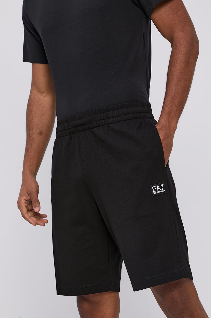 EA7 Emporio Armani Къс панталон мъжки в черно - Pepit.bg