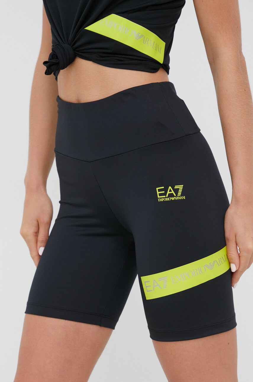 EA7 Emporio Armani Къси панталони Training - Pepit.bg
