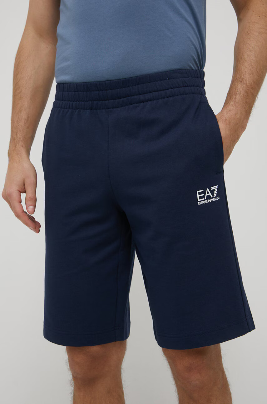 EA7 Emporio Armani Памучен къс панталон в черно - Pepit.bg