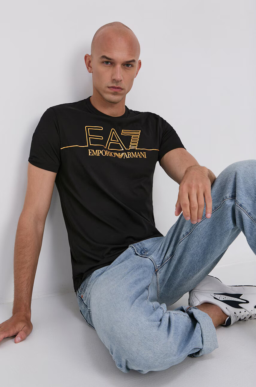 EA7 Emporio Armani Памучна тениска в черно с принт - Pepit.bg