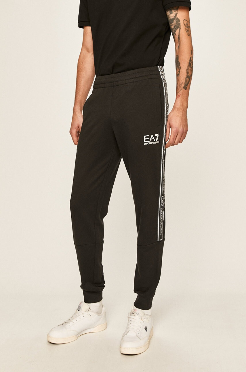 EA7 Emporio Armani Панталони - Pepit.bg
