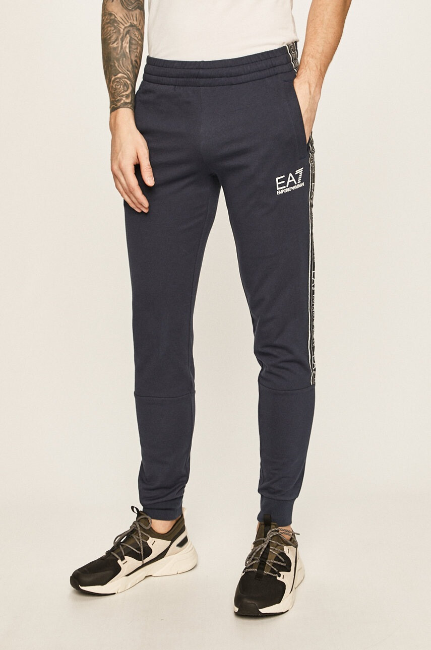 EA7 Emporio Armani Панталони - Pepit.bg