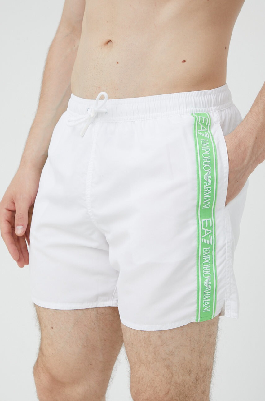 EA7 Emporio Armani Плувни шорти в бяло - Pepit.bg
