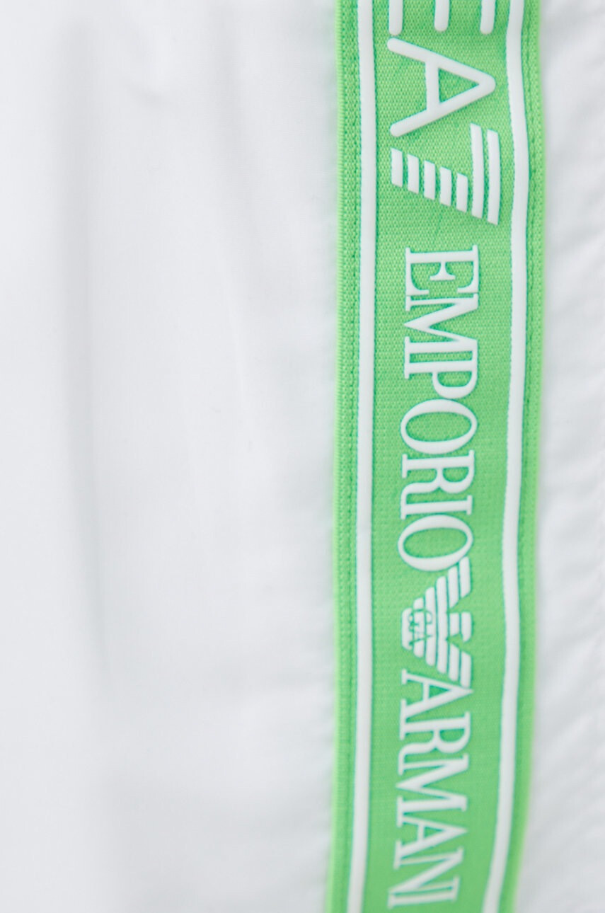 EA7 Emporio Armani Плувни шорти в бяло - Pepit.bg
