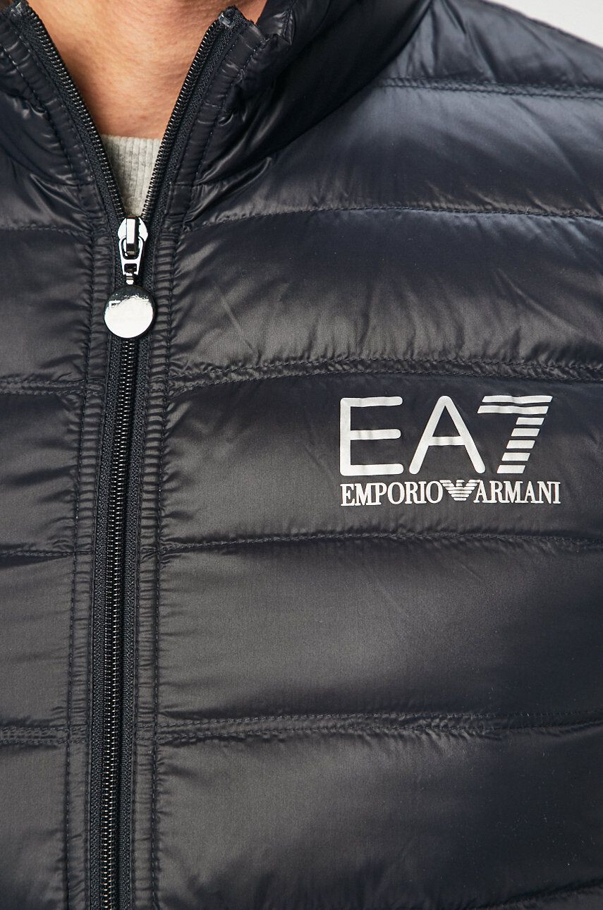 EA7 Emporio Armani Пухен елек мъжки в тъмносиньо - Pepit.bg