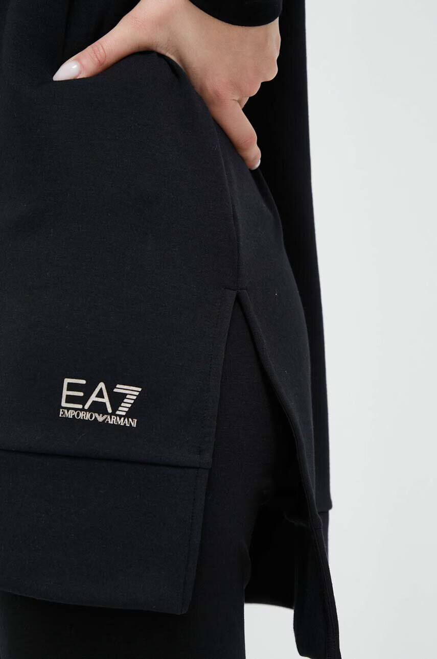 EA7 Emporio Armani Суичър в черно с качулка с апликация - Pepit.bg