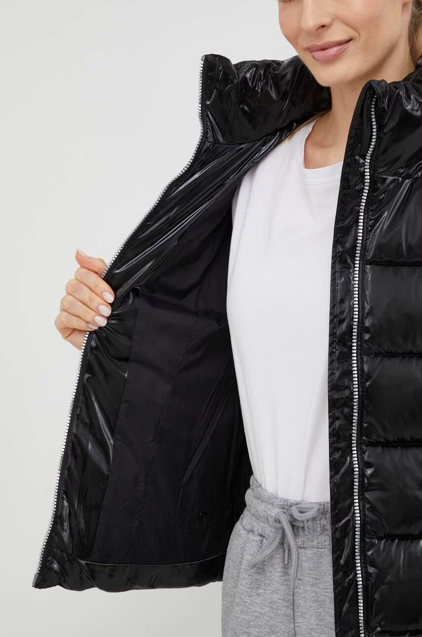 EA7 Emporio Armani Яке в черно със зимна изолация - Pepit.bg