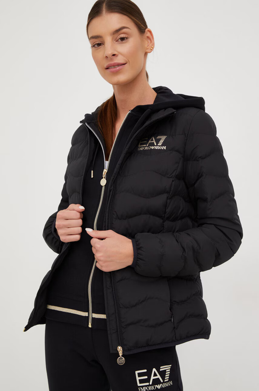 EA7 Emporio Armani Яке в черно с преходна изолация - Pepit.bg