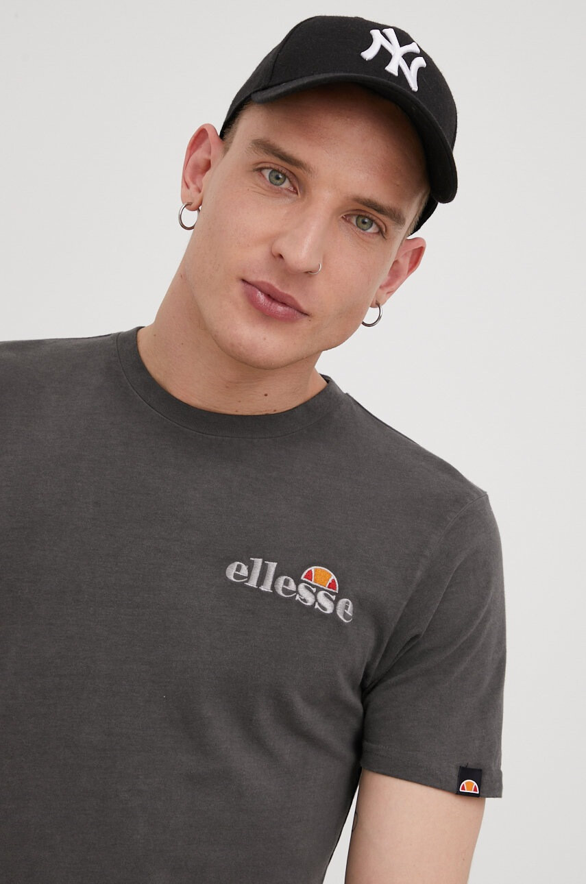 Ellesse Памучна тениска в сиво с апликация - Pepit.bg