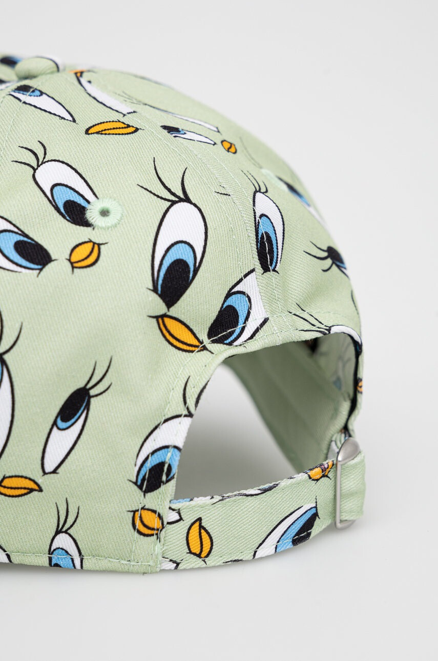 Ellesse Шапка X Looney Tunes в зелено с десен - Pepit.bg