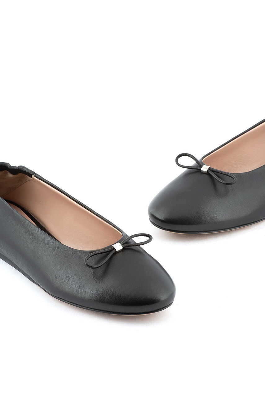 Emporio Armani Кожени балеринки в черно - Pepit.bg