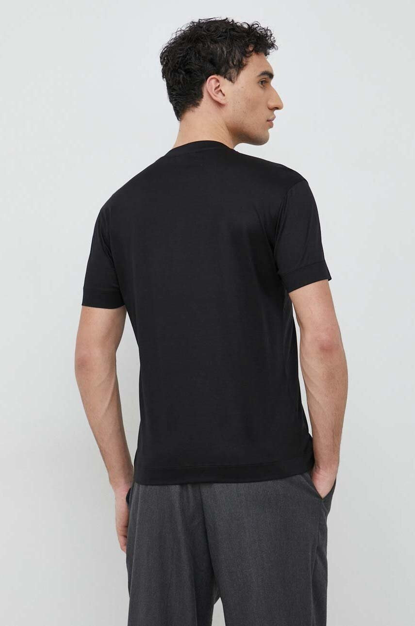 Emporio Armani Тениска в черно с апликация - Pepit.bg