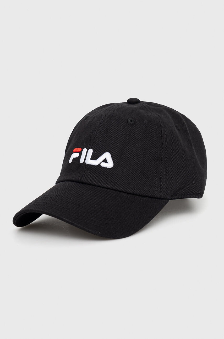 Fila Памучна шапка в черно с апликация - Pepit.bg