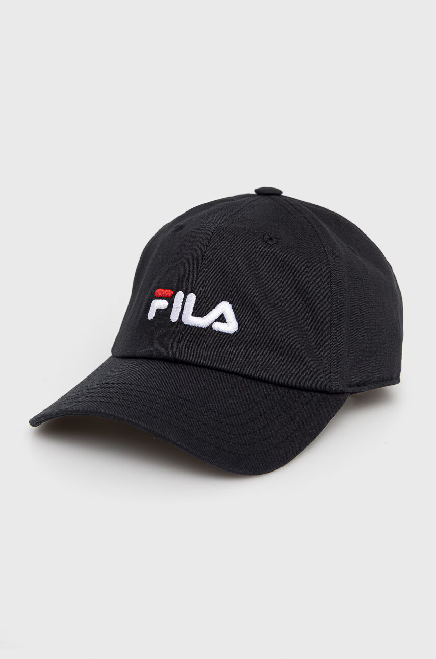 Fila Памучна шапка в черно с апликация - Pepit.bg