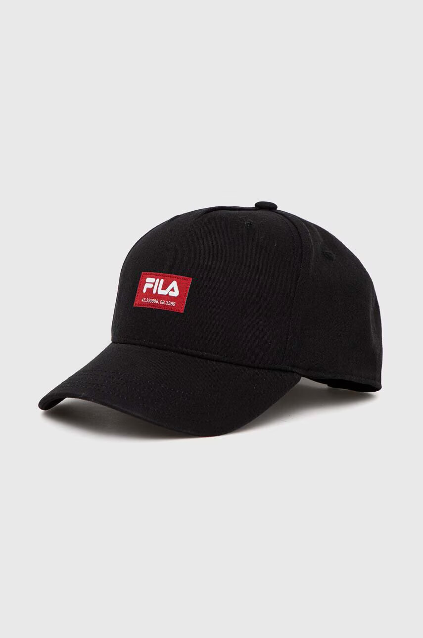 Fila Памучна шапка с козирка в черно с апликация - Pepit.bg